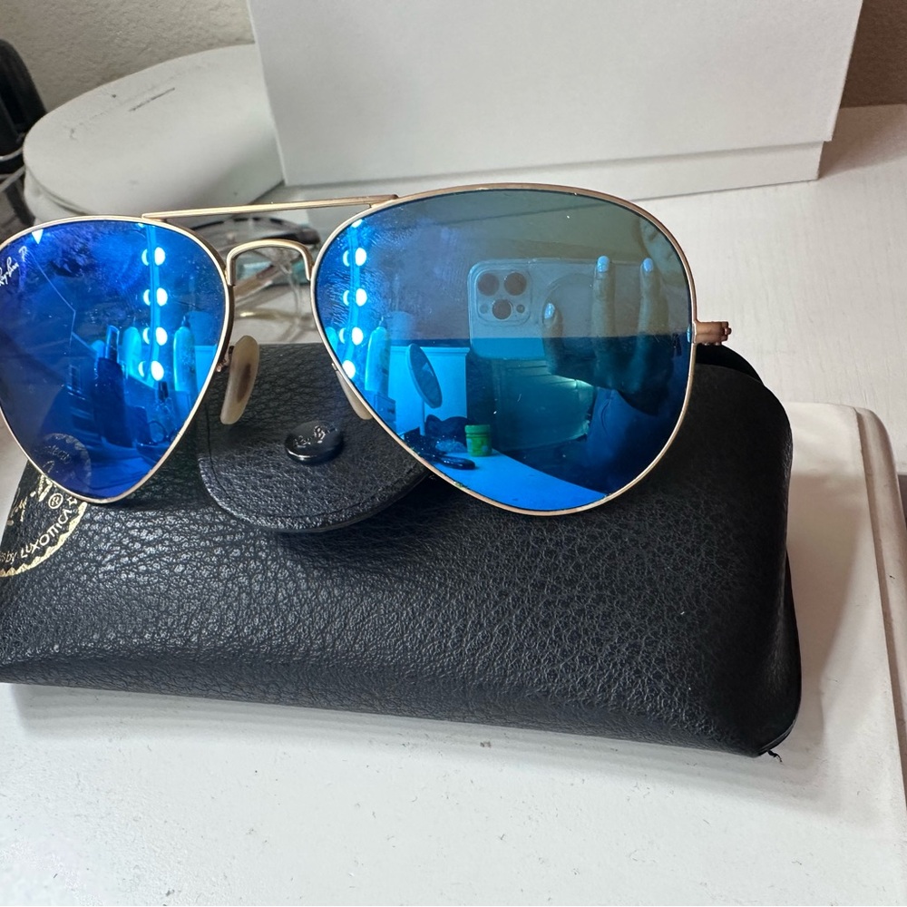Ray-Ban Gold Aviator Sunglasses with Reflective Blue Lenses - Picture 2 of 4